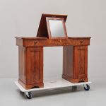 1046 8315 DRESSING TABLE